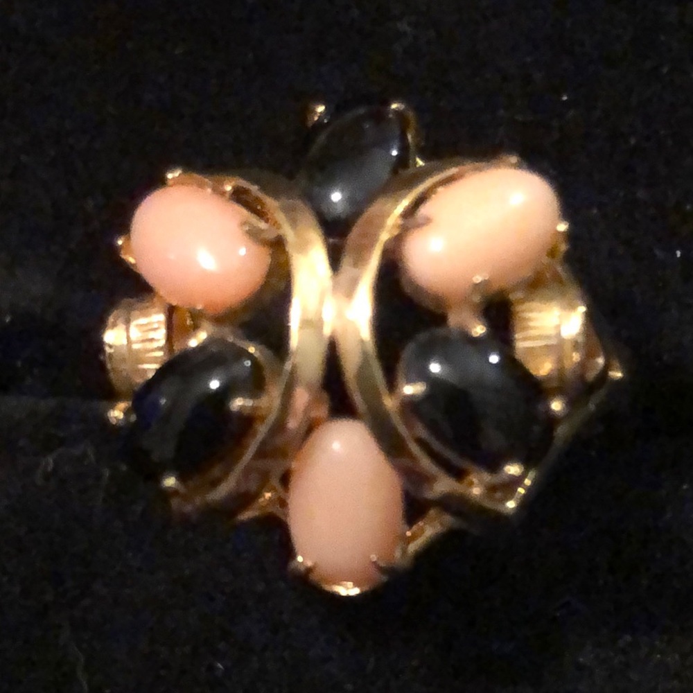 Gold Tone Ring SZ 6.5